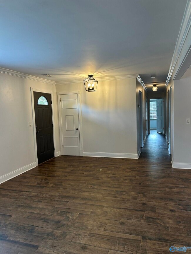 Building Photo - 2327 Quince Dr SE