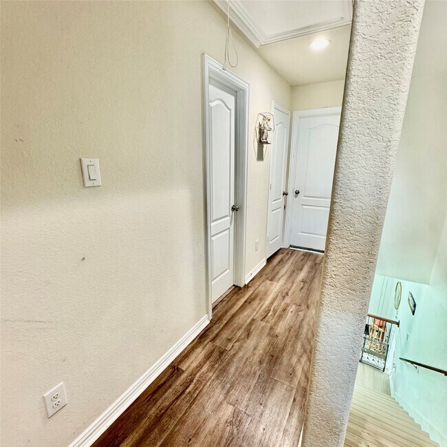 Building Photo - 12615 Barclay Ter Dr