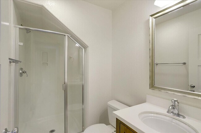 Building Photo - For Rent: Spacious 4BR/3.5BA Newer Home in...
