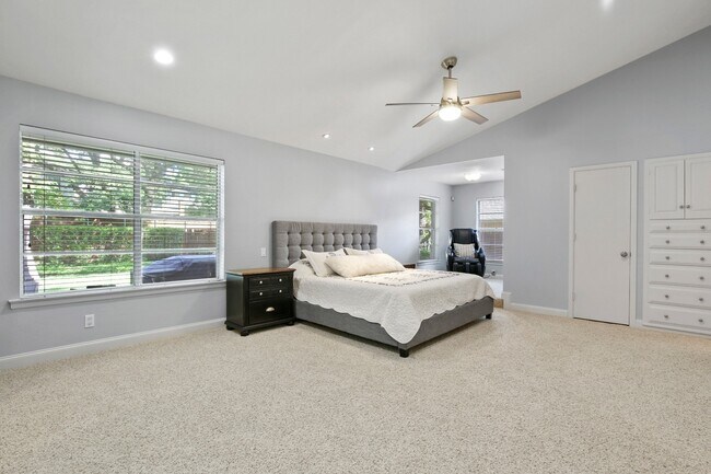 Building Photo - Jewel of Home, Large Lot,  in Wonderful Walkable Neighborhood!