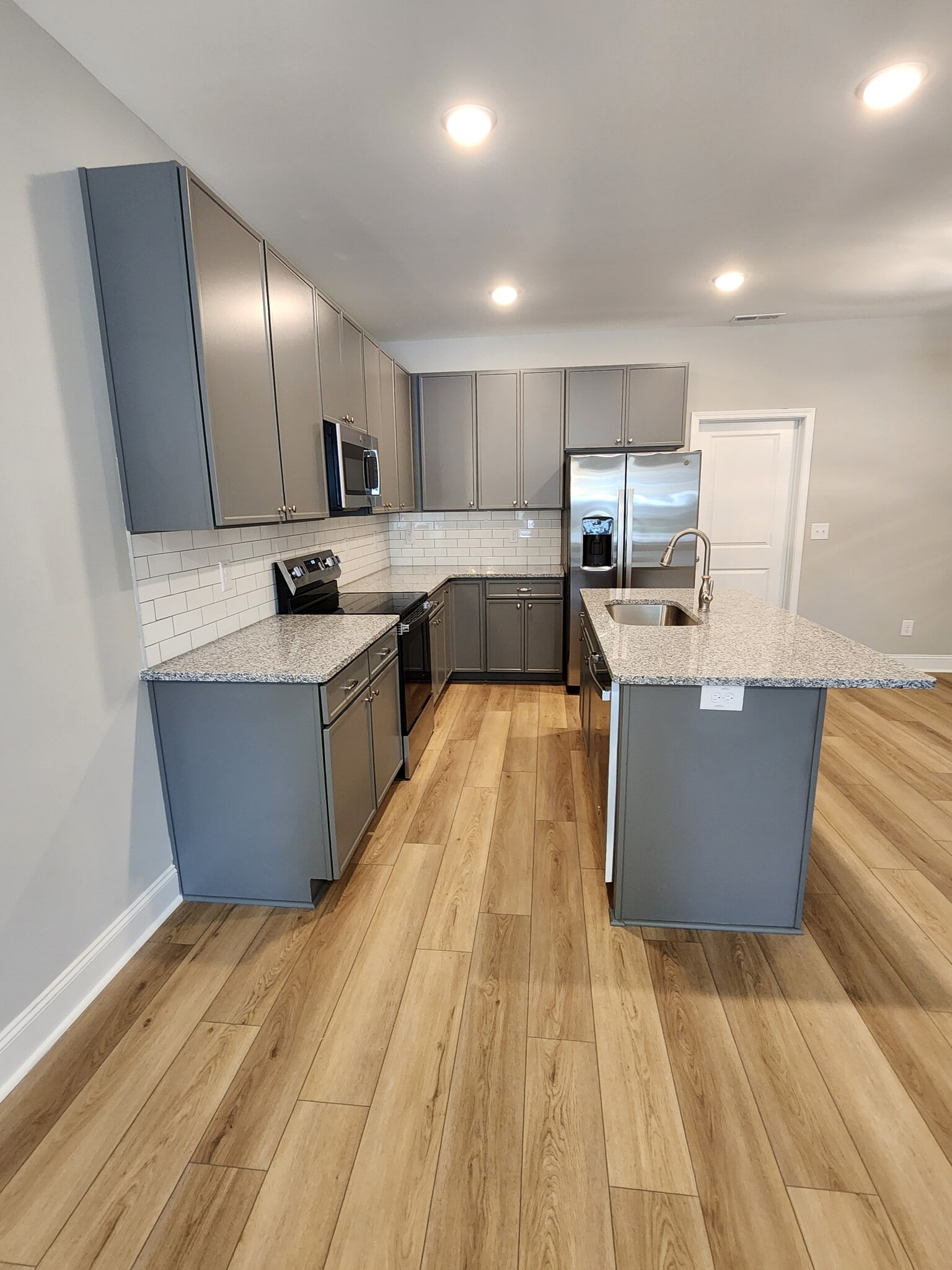 Kitchen - 3918 Gloucester Dr