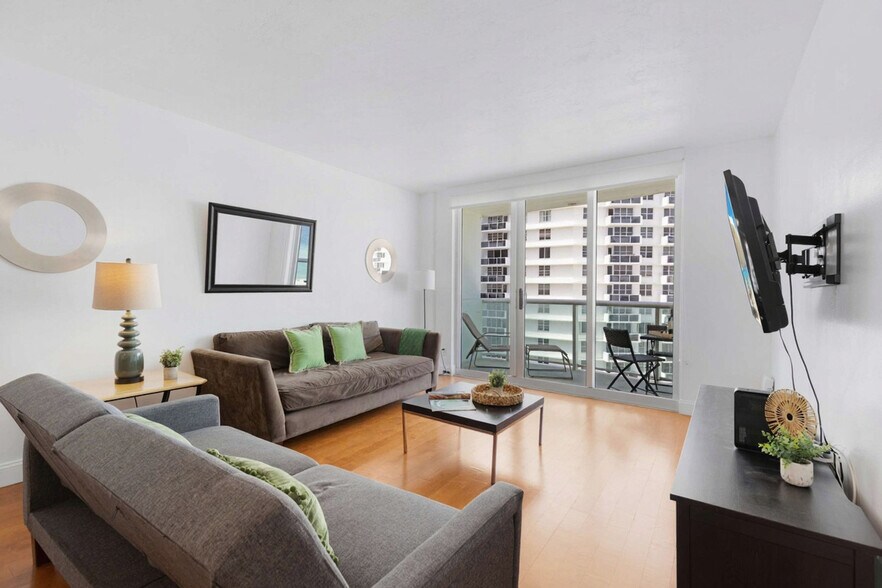 Building Photo - 3801 S Ocean Dr