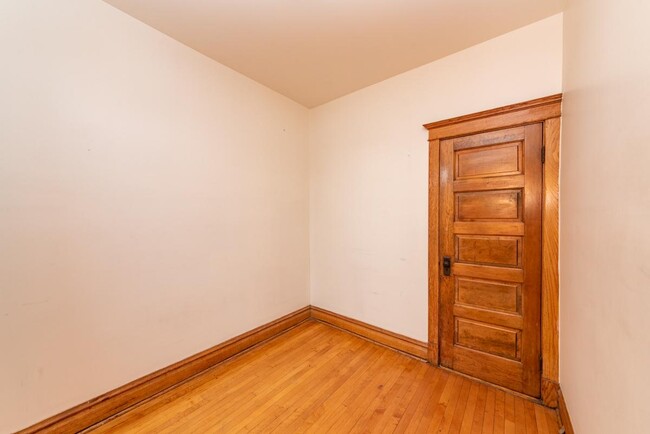 Building Photo - 2 bedroom in Chicago IL 60647