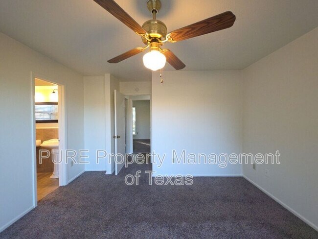 Building Photo - 304 McClendon Dr