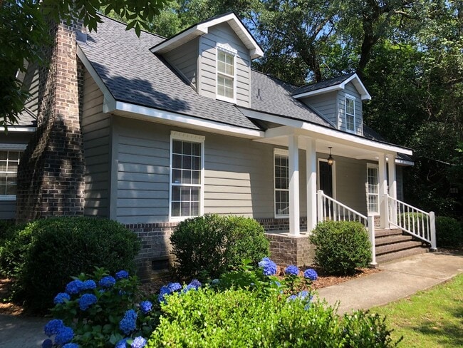 Primary Photo - Available 9/8. Beautiful 4BR/2.5BA Home Av...