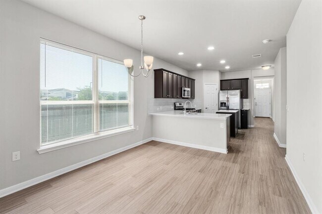 Building Photo - 700 Fortrose Ter