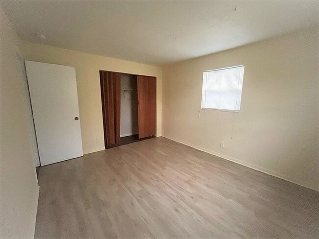 Building Photo - Cute 3 Bedroom House with Carport
