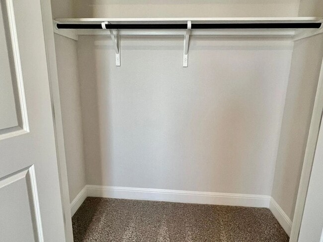 Building Photo - Open Concept Family Dream Home!