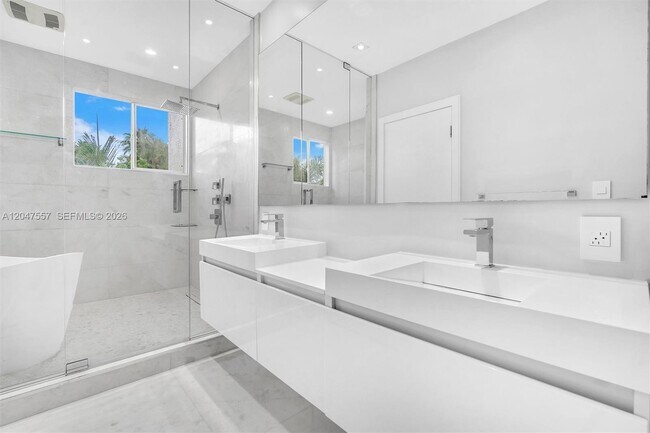 Building Photo - 21391 Marina Cove Cir