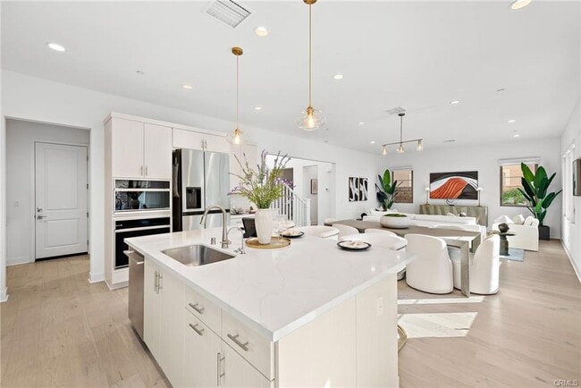 Building Photo - 215 Sutters Ml