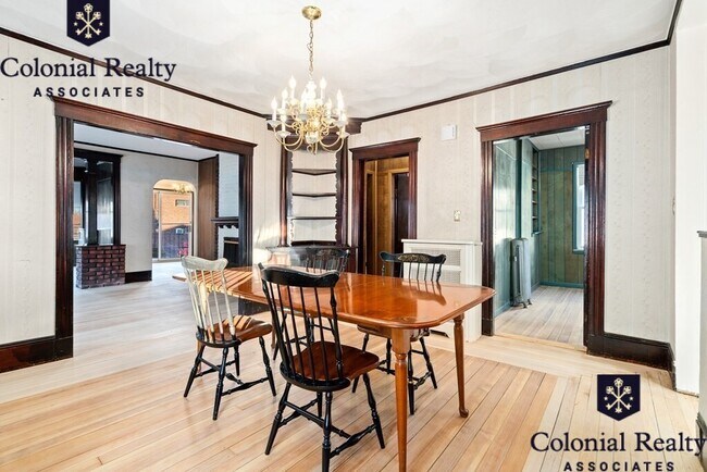 Building Photo - 12 Windsor Rd