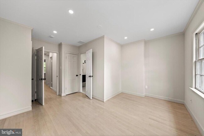 Building Photo - 1525 35th St NW