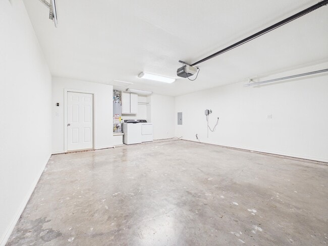 Building Photo - 5213 Air Force Dr