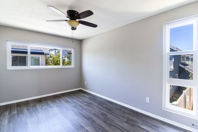 Building Photo - AVAILABLE NOW!!  WATERFRONT HOME ON MARINE...