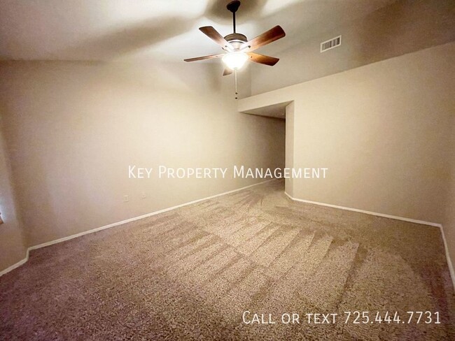 Building Photo - REMODELED 2 BEDROOM 2 BATH TOWNHOME ON THE...