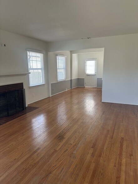 Building Photo - 229 N Griffith Park Dr