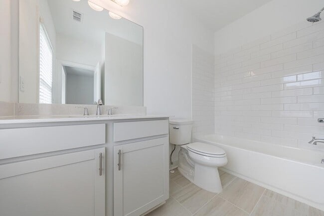 Building Photo - 510 Healy Dr