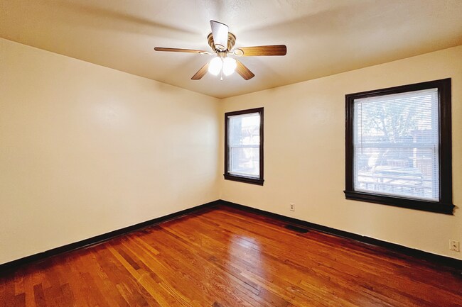 Building Photo - 3002 21st St