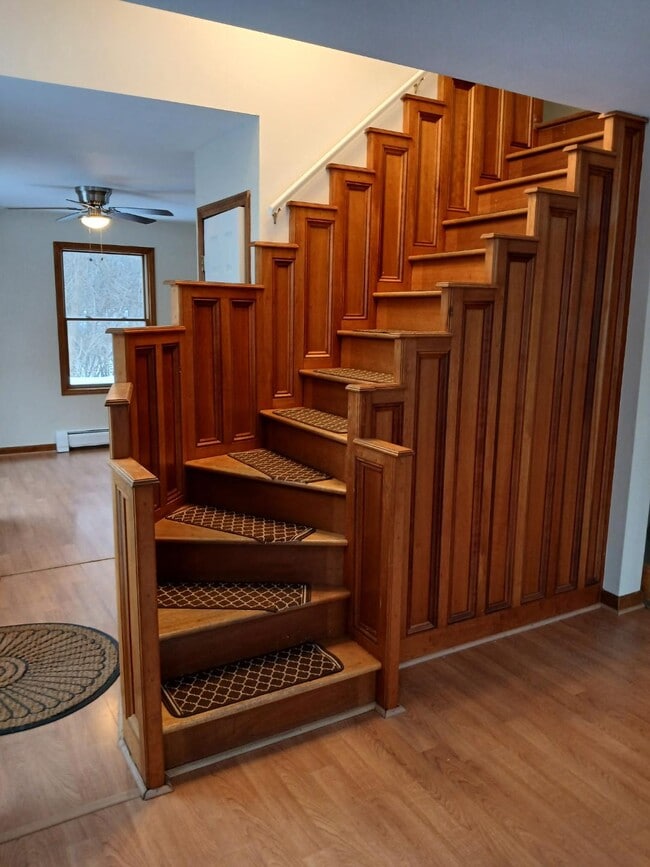 Building Photo - 4 Easy St