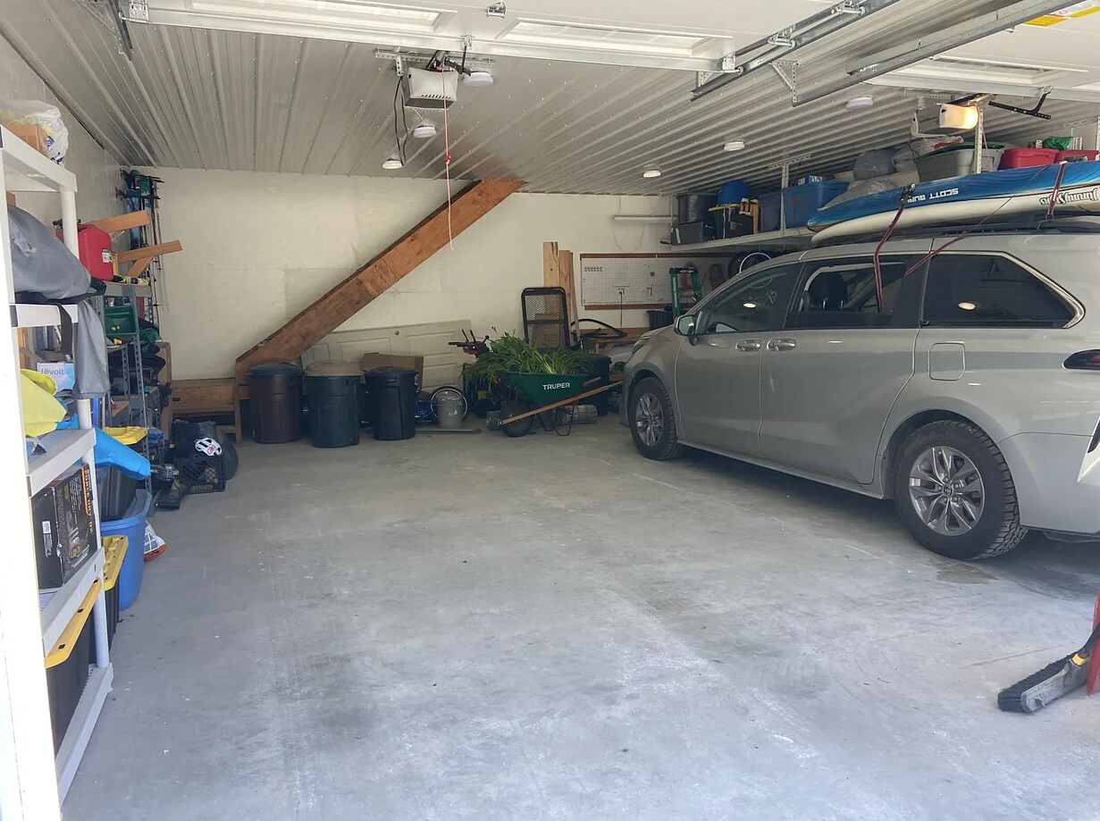 garage parking spot - 403 Carr Creek Rd