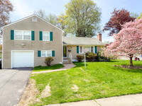Building Photo - 115 Fuller Dr