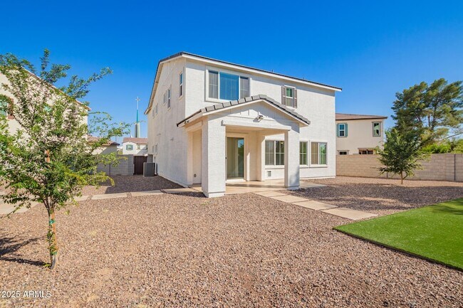 Building Photo - 6556 N 15th Dr