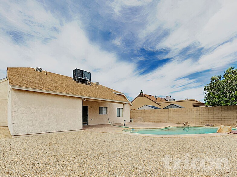 Building Photo - 18815 N 45th Dr