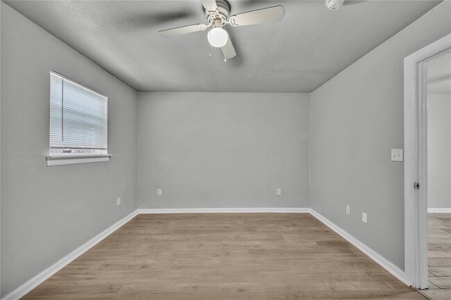 Building Photo - 901 Parmer Ave