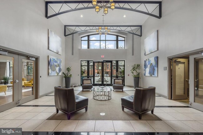 Building Photo - 1021 N Garfield St