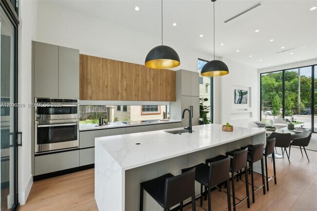 Building Photo - 510 NW 50th St