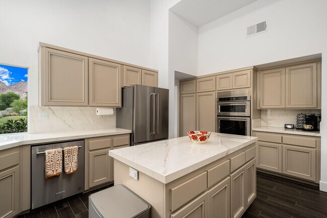 Building Photo - 56765 Merion