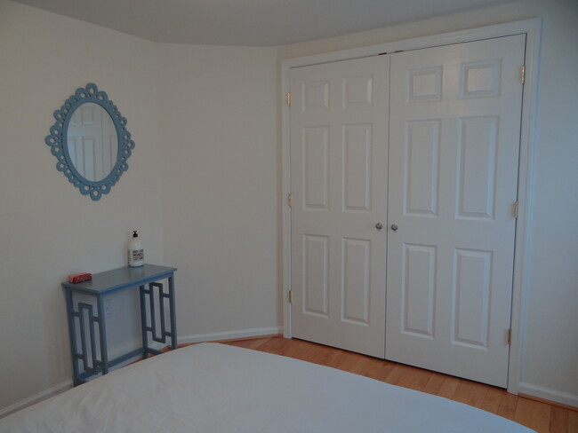 larger bedroom - 125 W South St