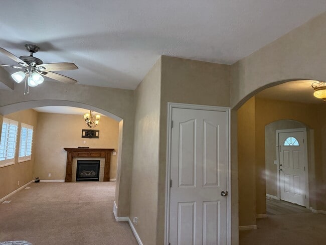 Building Photo - 7691 Willow Walk Ln