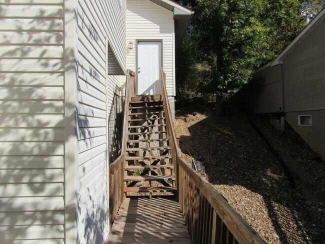 Building Photo - Lakefront house with Cove Protection