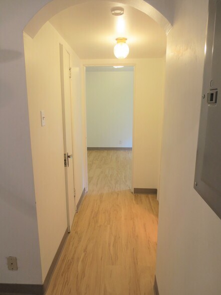 Building Photo - 5712 Phillips Ave