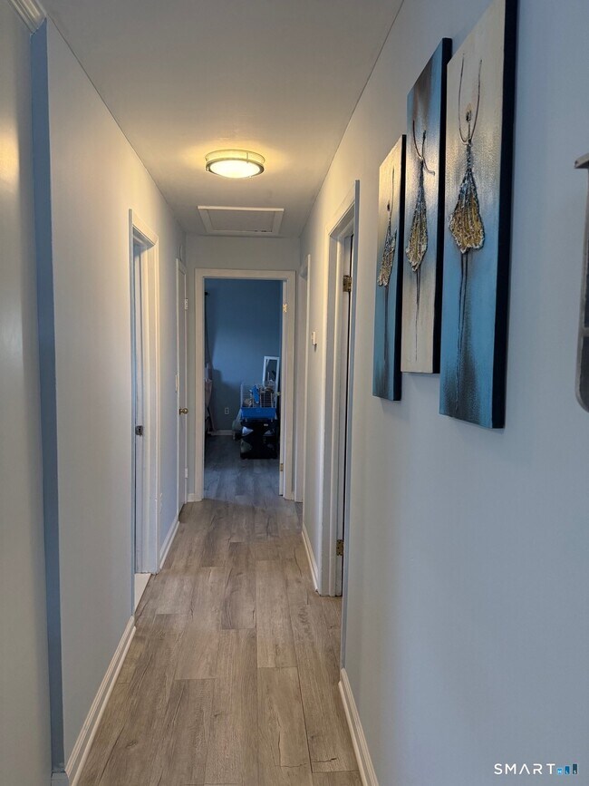 Building Photo - 524 Beechmont Ave