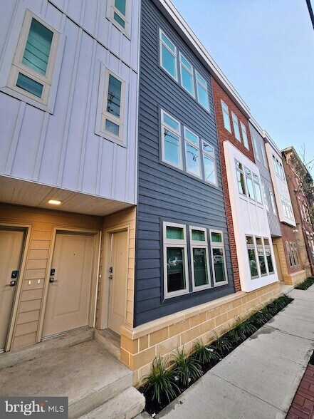 Building Photo - 200 Hamilton Ave