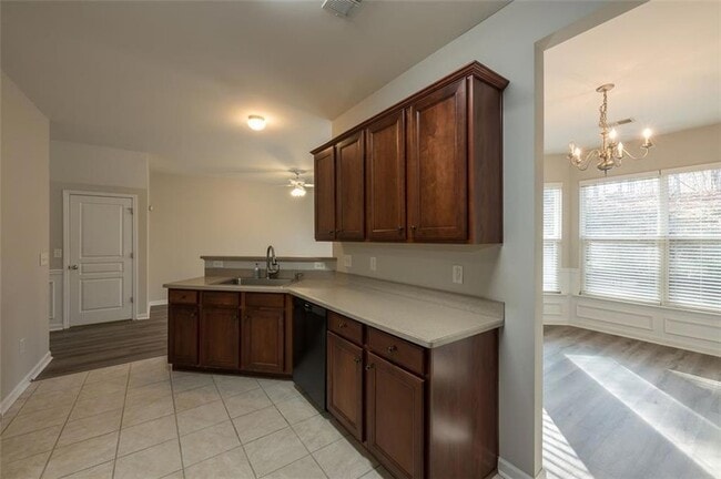 Building Photo - 204 Parc View Ln