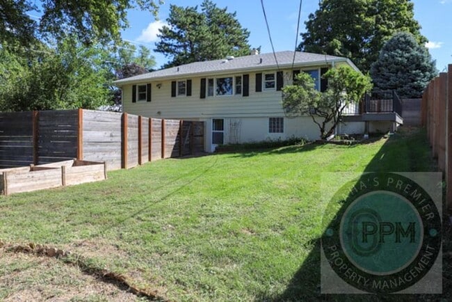 Building Photo - Move In Special  $600.00 off the Deposit!!...