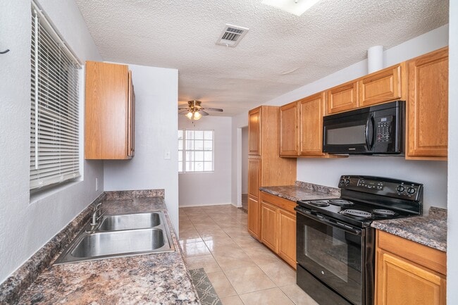 Building Photo - 3409 Herbert Dr