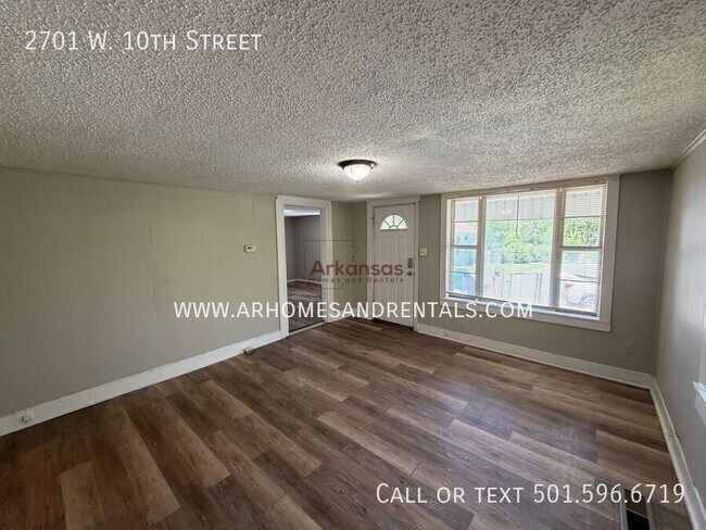 Building Photo - 2701 W 10th St