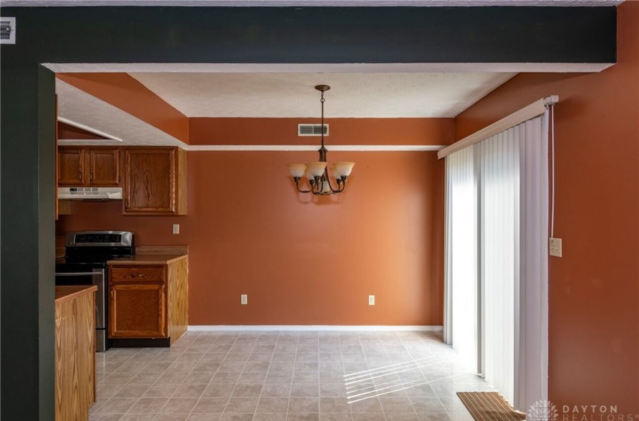 Building Photo - 2344 Fieldstone Cir