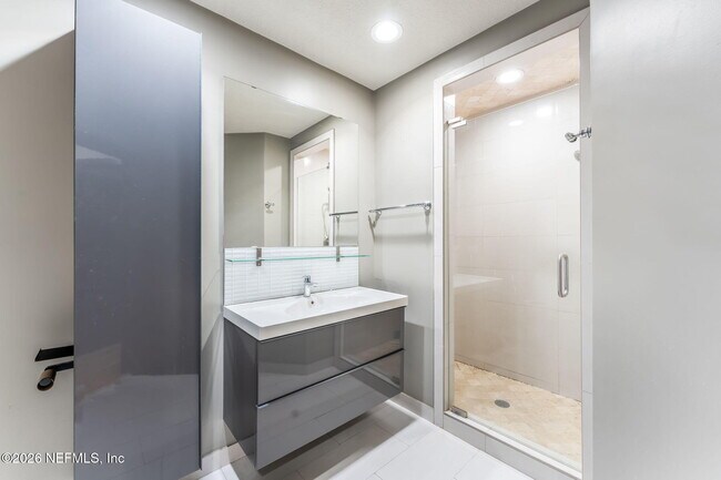 Building Photo - 1800 The Greens Way