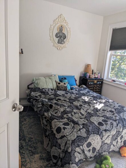 Building Photo - XX8 Bryant St NE