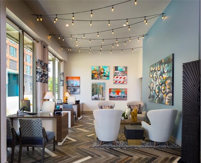 Building Photo - 1212 E 5th St.