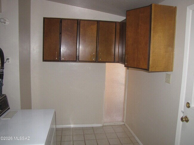 Building Photo - 2109 S Camino Seco