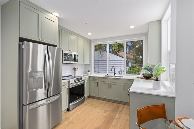 Kitchen - 2151 N 147th St