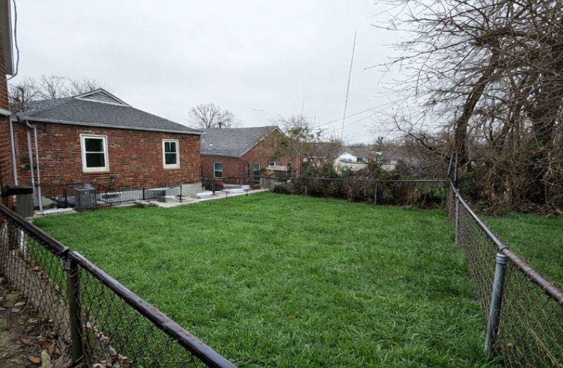 Building Photo - 5025 Lenox Ave