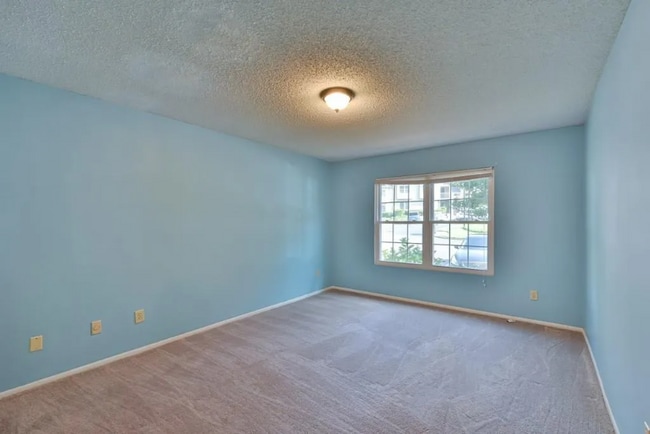 Building Photo - 47 Doranne Ct