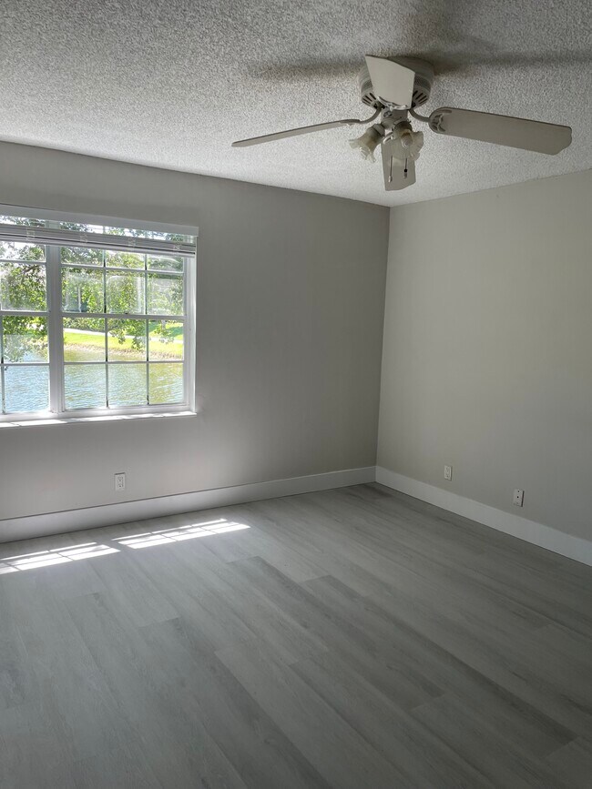 Building Photo - 5276 Buckhead Cir